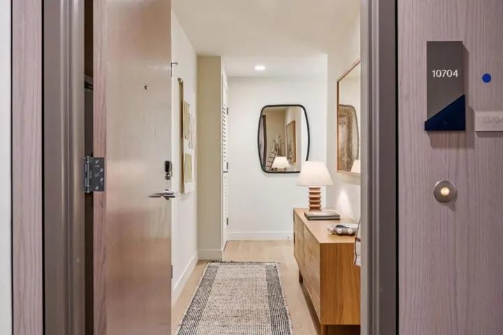 188 W Saint James Street 10804, San Jose, California 95110