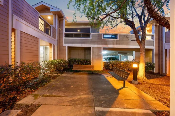 212 Crescent Court, Brisbane, California 94005