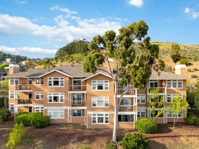 212 Crescent Court, Brisbane, California 94005