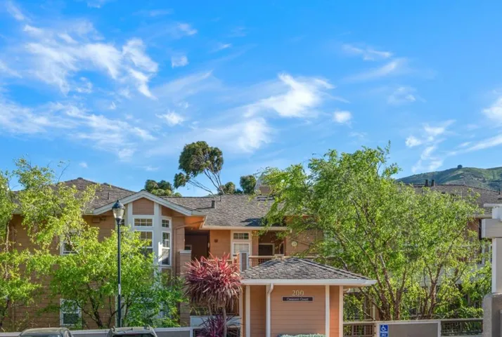 212 Crescent Court, Brisbane, California 94005