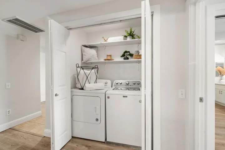212 Crescent Court, Brisbane, California 94005