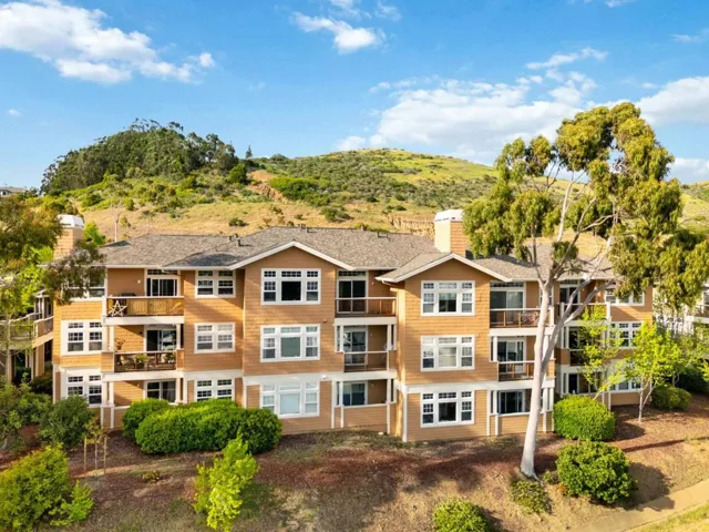 212 Crescent Court, Brisbane, California 94005