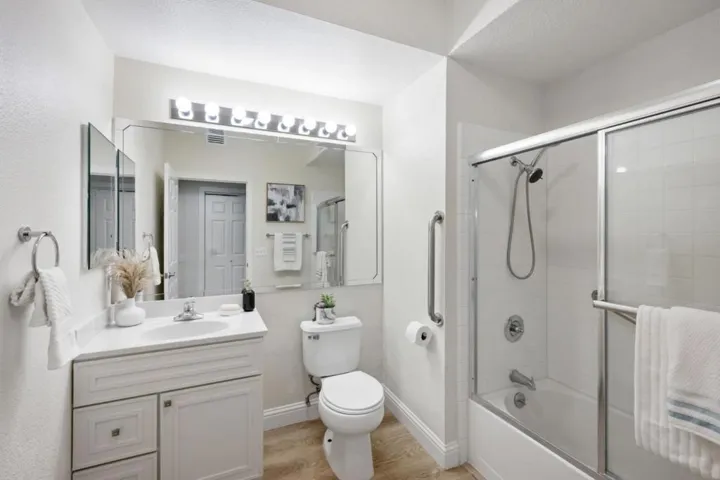 212 Crescent Court, Brisbane, California 94005