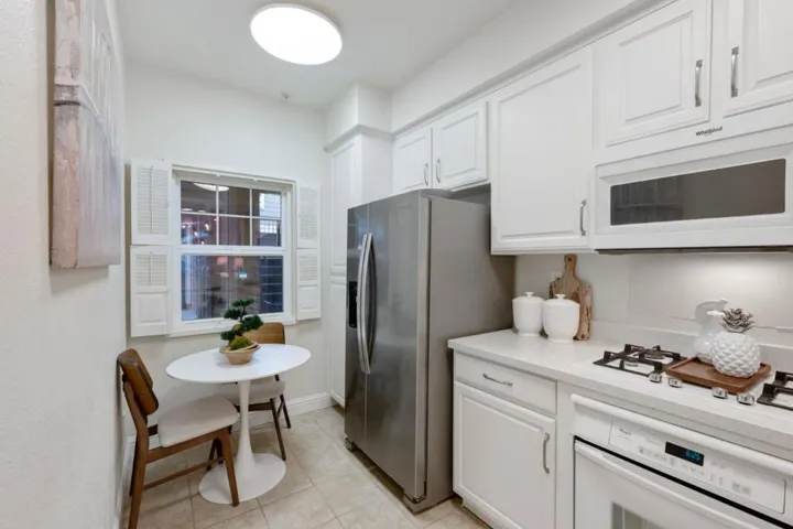 212 Crescent Court, Brisbane, California 94005