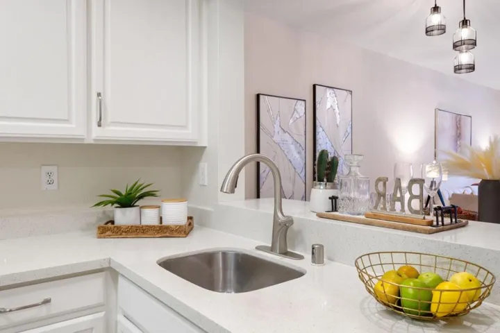 212 Crescent Court, Brisbane, California 94005
