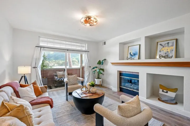 212 Crescent Court, Brisbane, California 94005