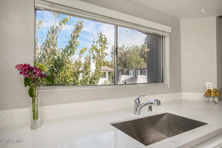 3709 Summershore Ln Westlake-large-017-0
