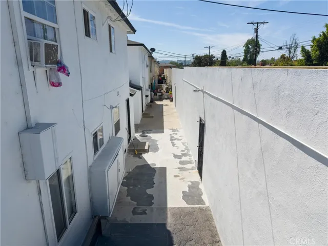 6955 Fulton Avenue, North Hollywood, California 91605