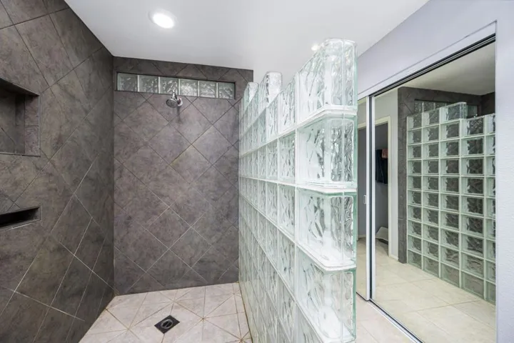 41-web-or-mls-LS_Avelino_OPMG_0326_041