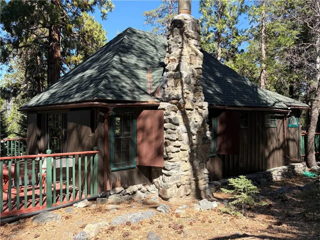 BACK AND SIDE OF CABIN