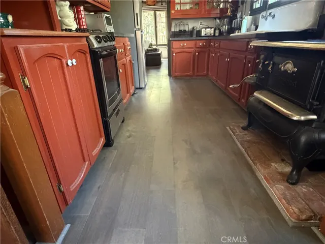 WOOD FLOORS