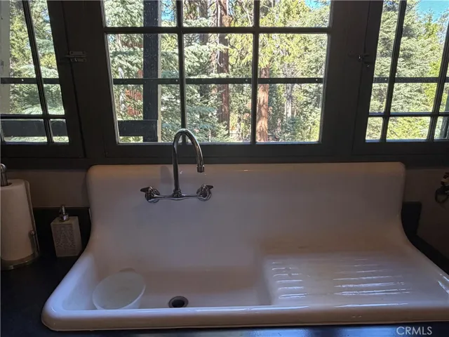      FARMHOUSE SINK