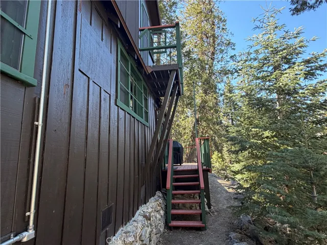 CABIN SIDE