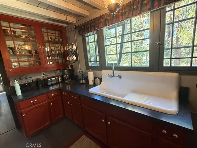       KITCHEN SINK