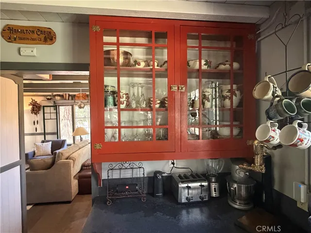    KITCHEN CABINETS