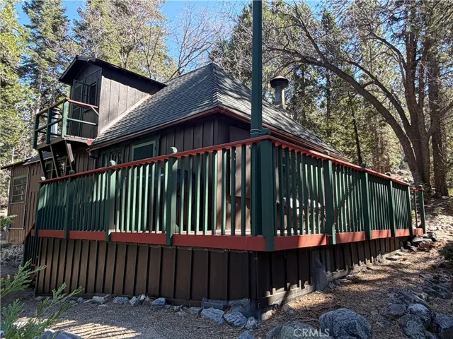 EXTERIOR BACK DECK