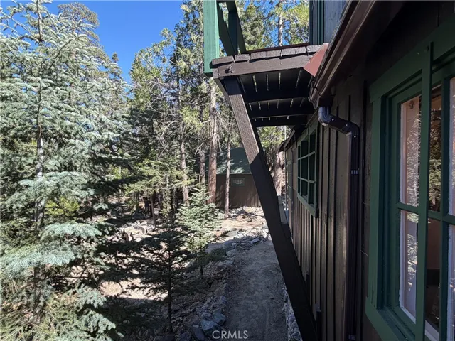 CABIN SIDE