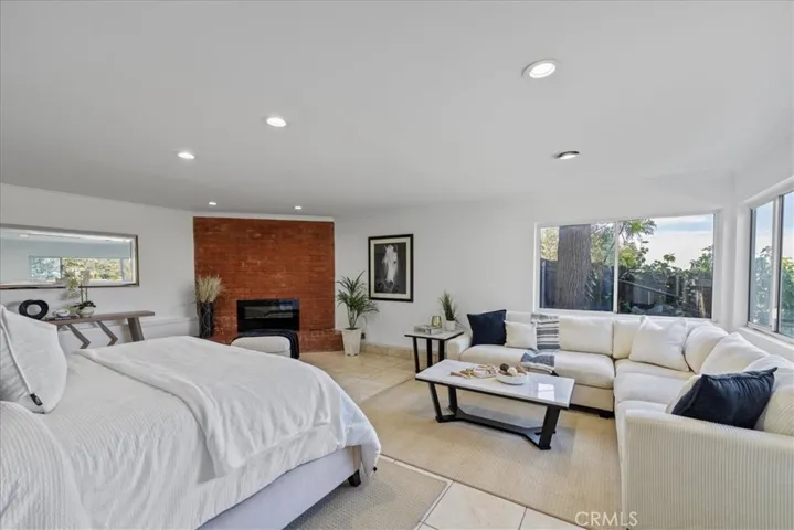 5338 Waldo, Los Angeles, California 90041