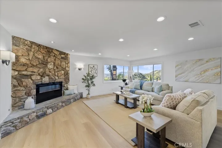 5338 Waldo, Los Angeles, California 90041