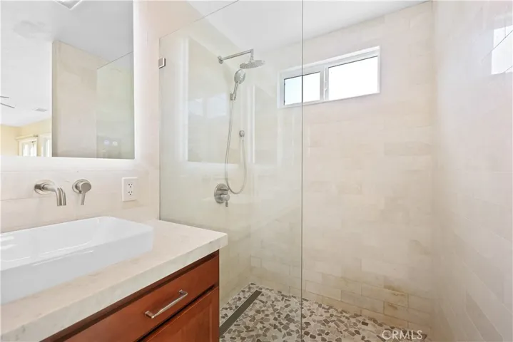 MB #3 FULL BATH fully upgraded