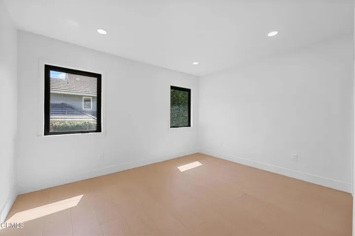 20-web-or-mls-805A0803