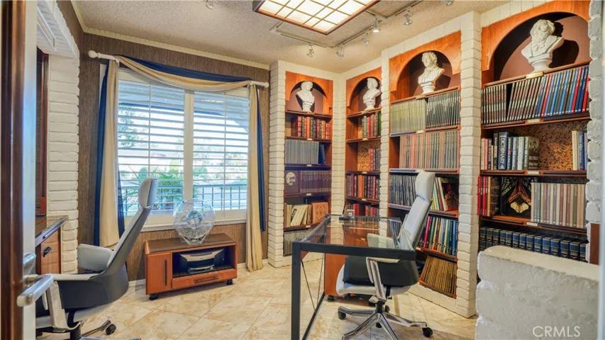 2117 Capuchin Way, Claremont, California 91711