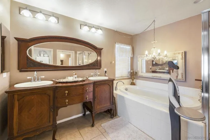 Primary Bath/Spa
