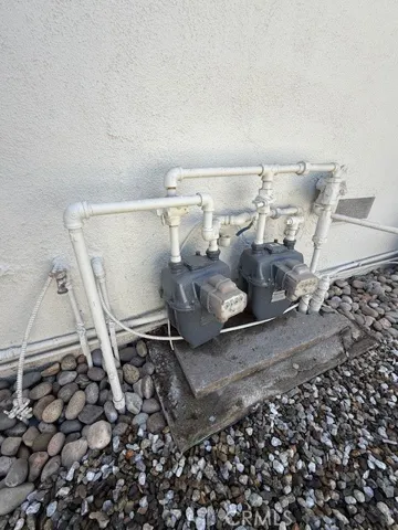 2 Gas Meters