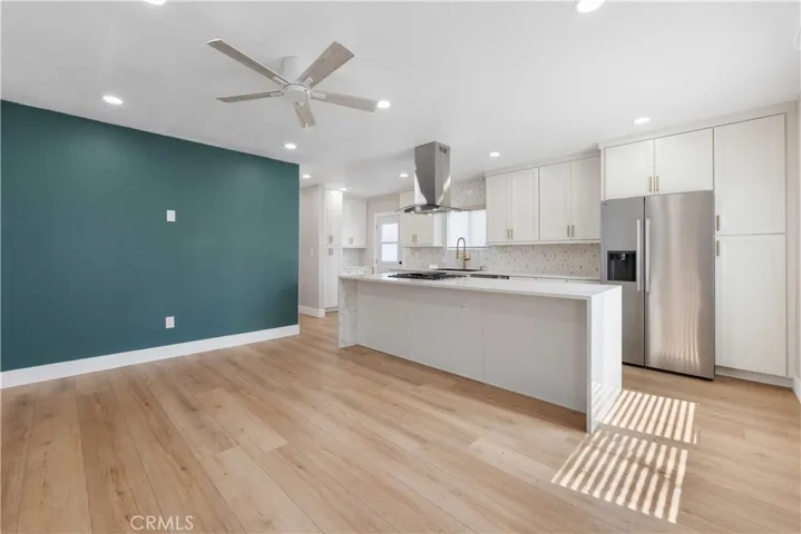 Elegant Large Kitchen with Plenty of Counter Seating