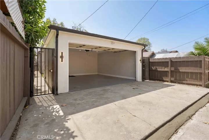 Driveway with extra parking behind