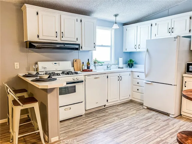 2755 Arrow Hwy 74, La Verne, California 91750