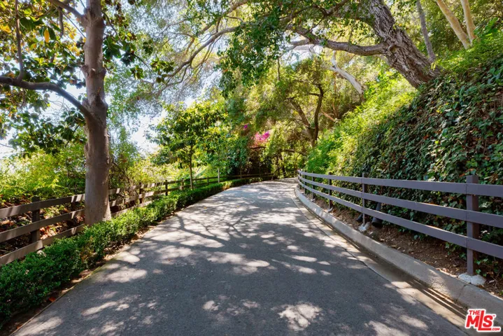 13127 Boca De Canon Lane, Los Angeles, California 90049 — photo 4