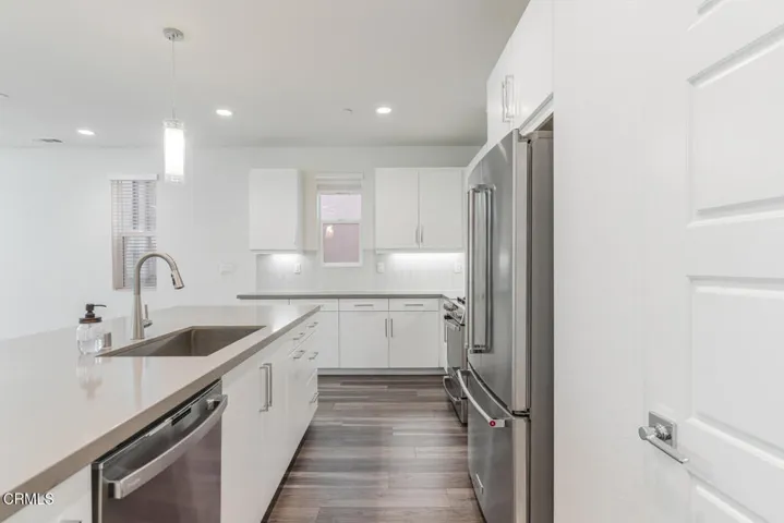 1085 Canal St Oxnard CA 93035-large-017-