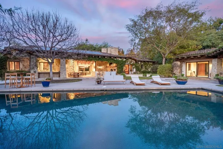 Swimming Pool/Hot Tub/Sauna