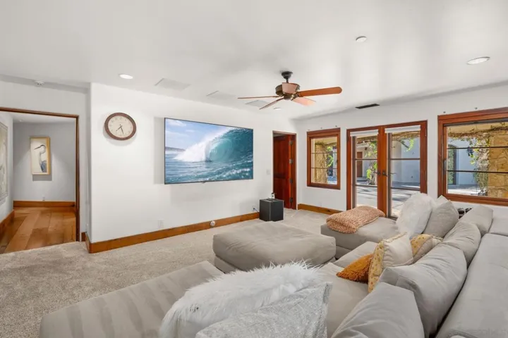 Media area / Game room.