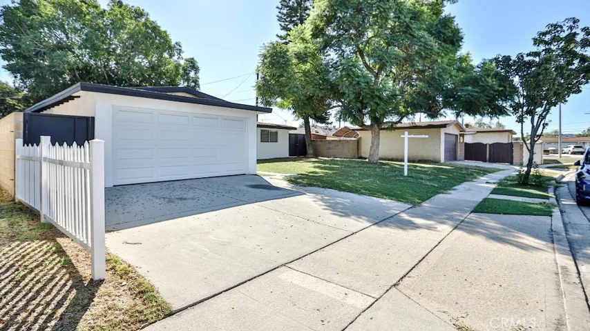 2540 W Picadilly, Anaheim, California 92801