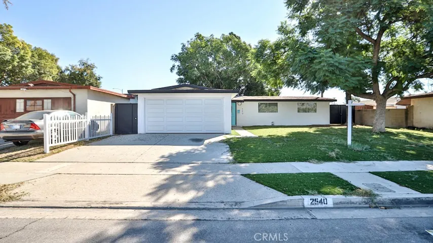 2540 W Picadilly, Anaheim, California 92801