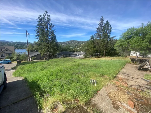 Lots of front yard space.