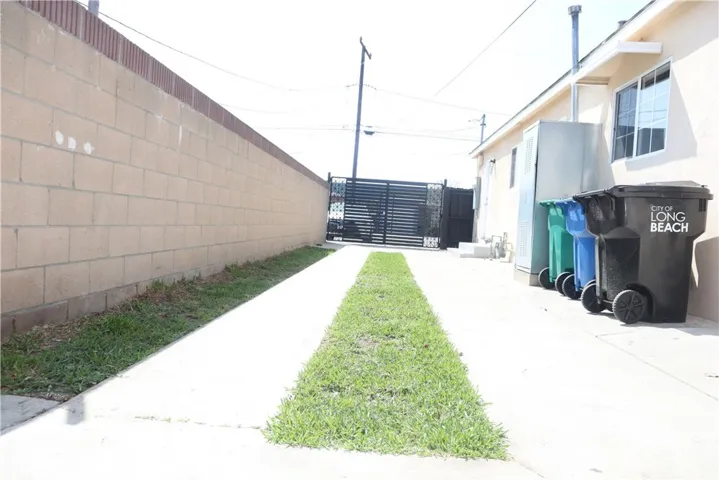 2143 W Arlington, Long Beach, California 90810