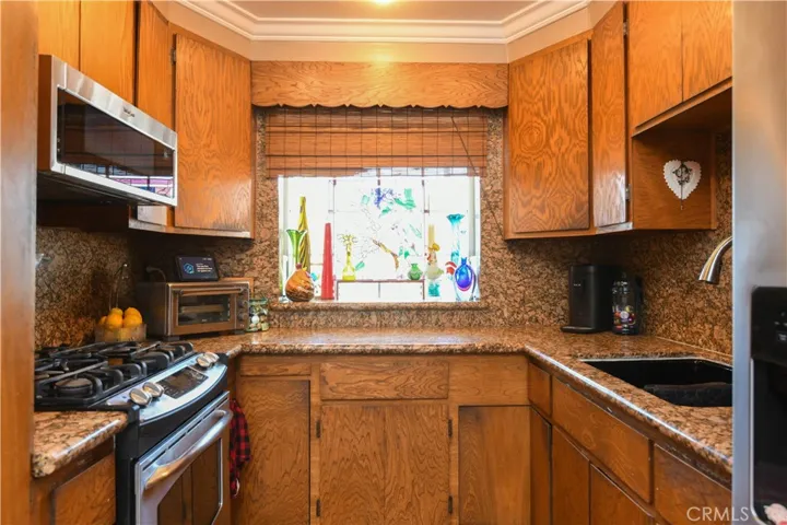 4616 N Roxburgh, Covina, California 91722