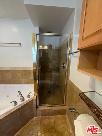 1st floor - Bathroom 1