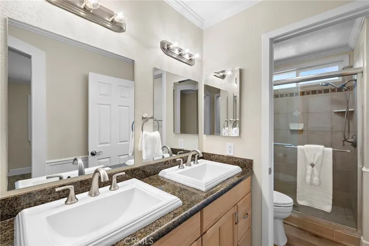 Primary en-suite