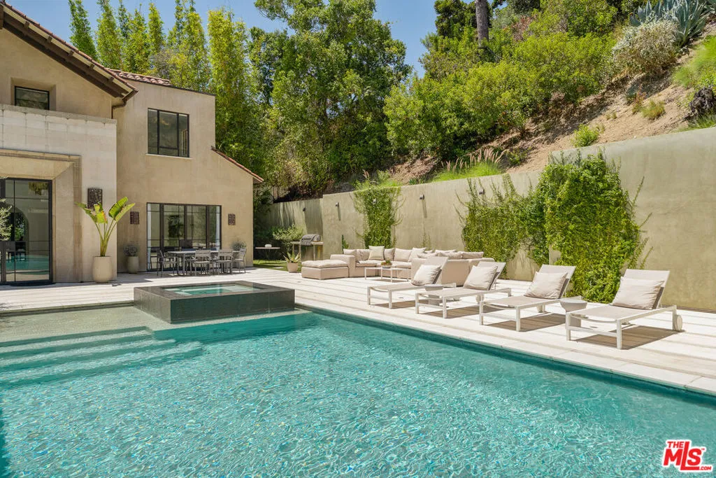 7801 Hillside Avenue, Los Angeles, California 90046 — photo 4