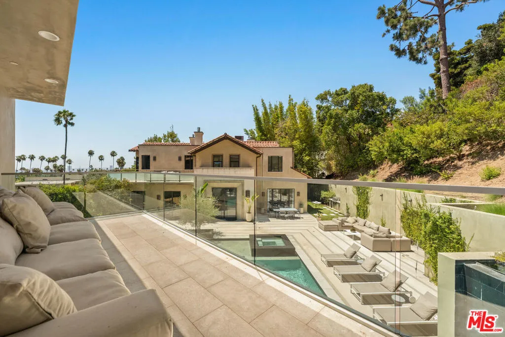 7801 Hillside Avenue, Los Angeles, California 90046 — photo 5