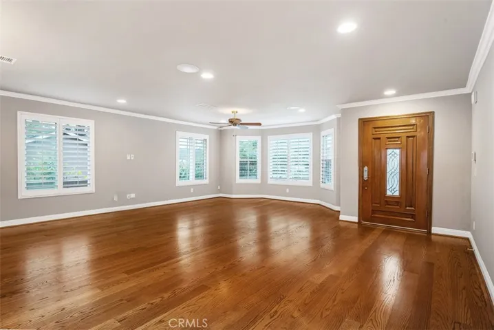 Entry/Family Room - Unfurnished