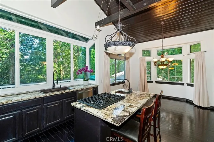 24048 Altdorf, Crestline, California 92325