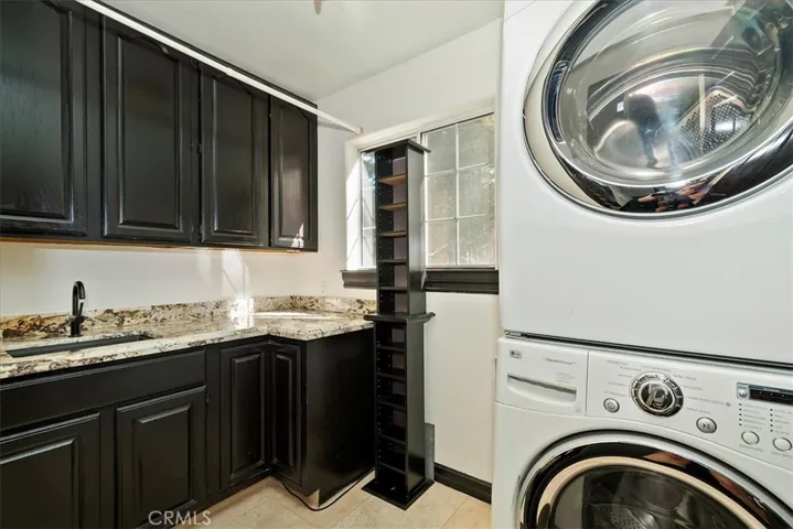 24048 Altdorf, Crestline, California 92325
