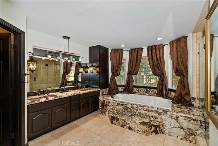24048 Altdorf, Crestline, California 92325