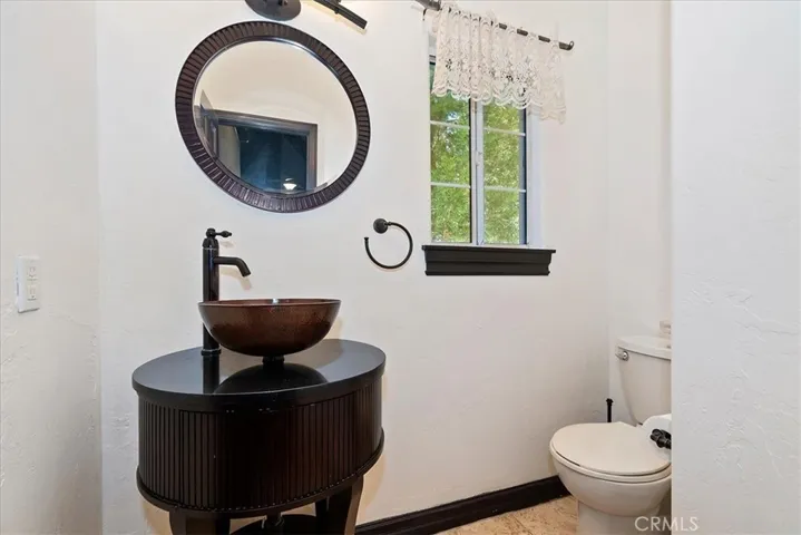 24048 Altdorf, Crestline, California 92325