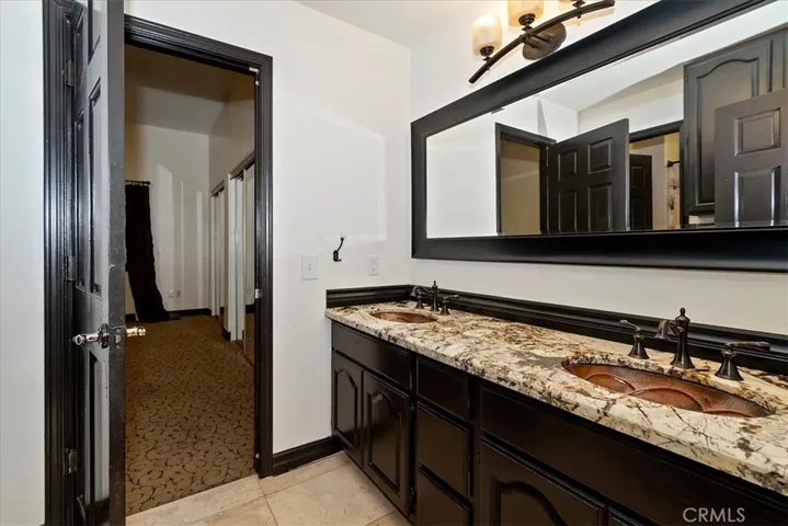 24048 Altdorf, Crestline, California 92325